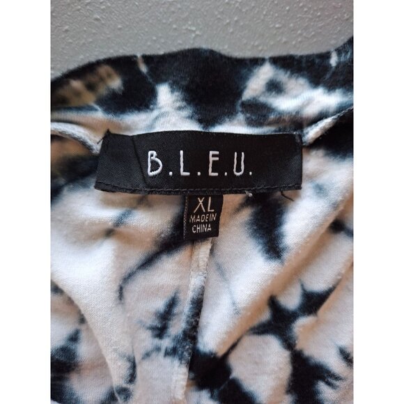 B.L.E.U. Womens Tie-Dye V-Neck XL Top Black White Studded Neck Boho Hippie - Picture 3 of 6